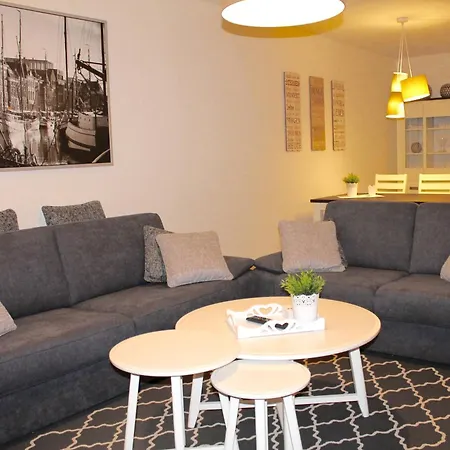 Hafenresidenz Waren * 瓦伦